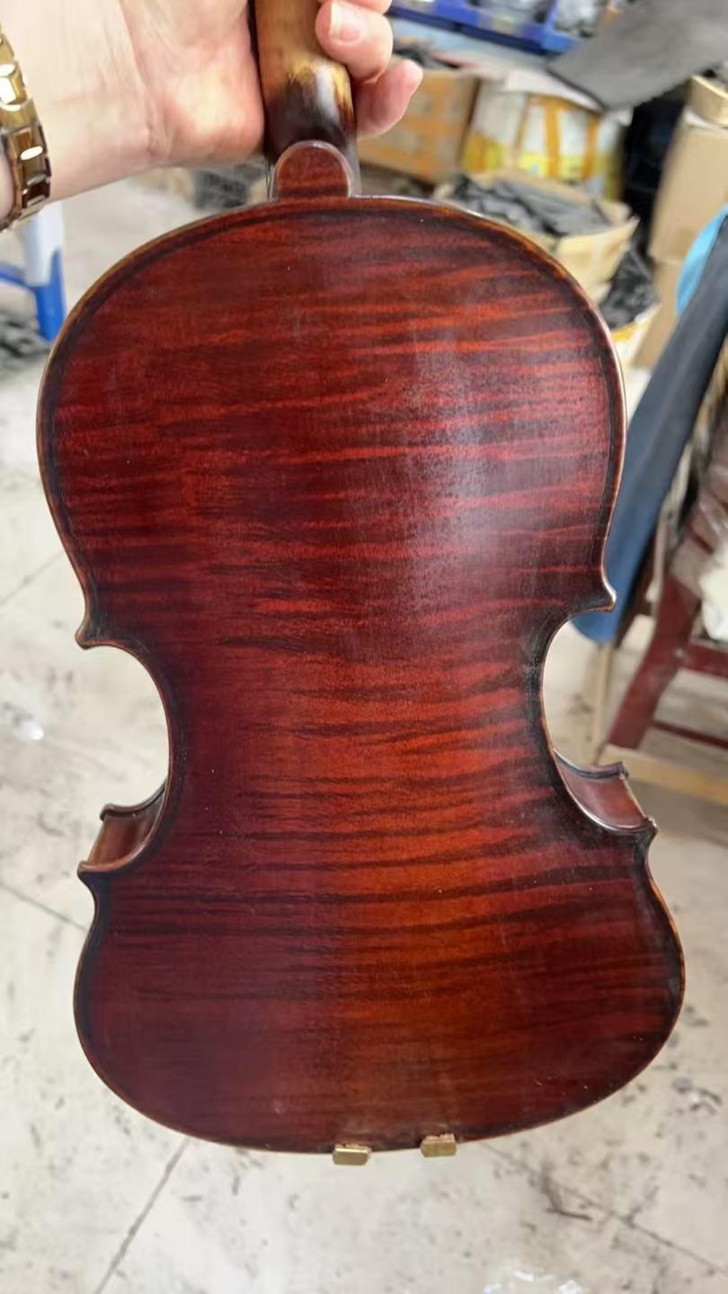 Musikinstrumente NEU-15 